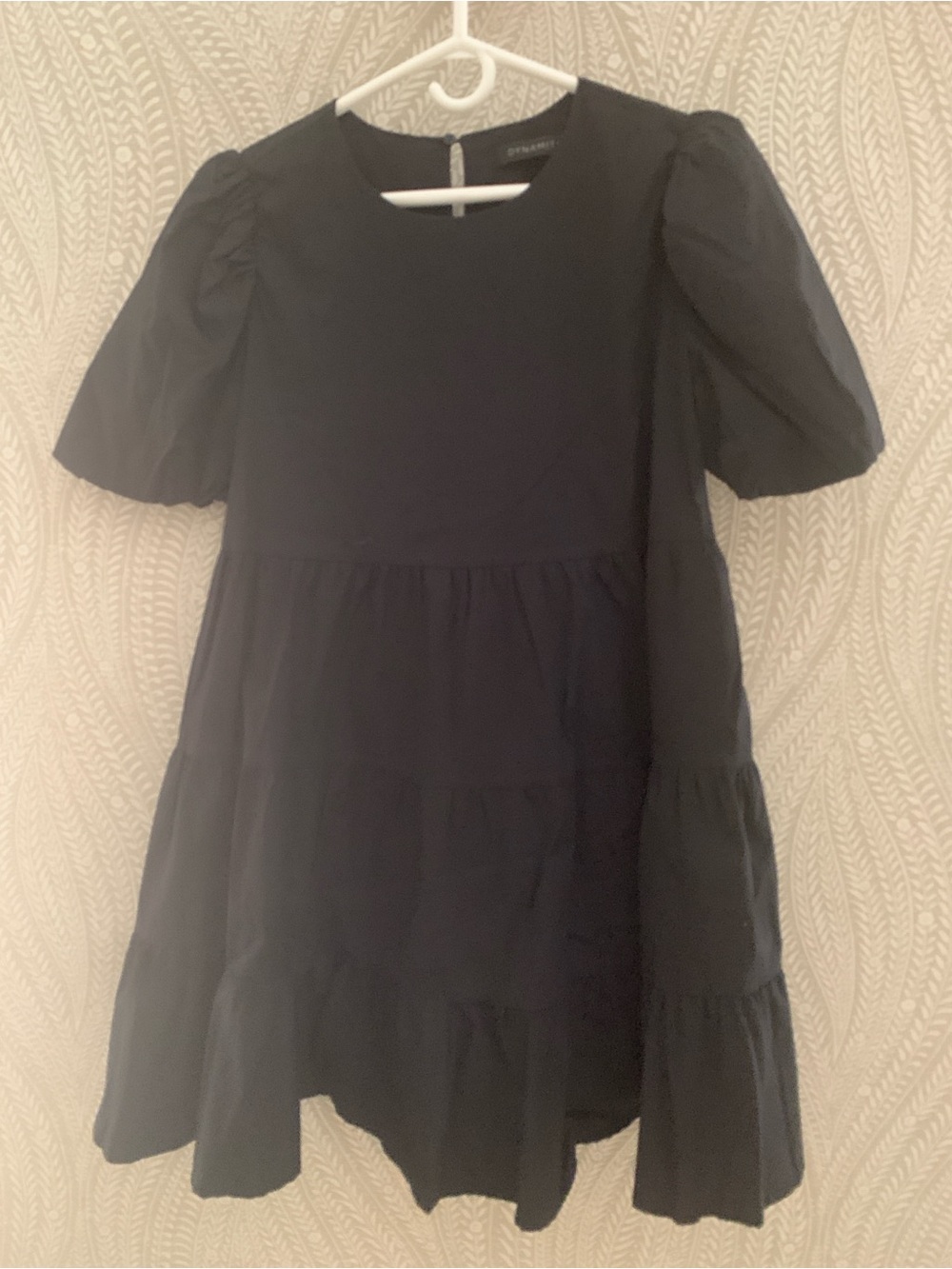 Dynamite Black Tiered Puff-Sleeve Dress